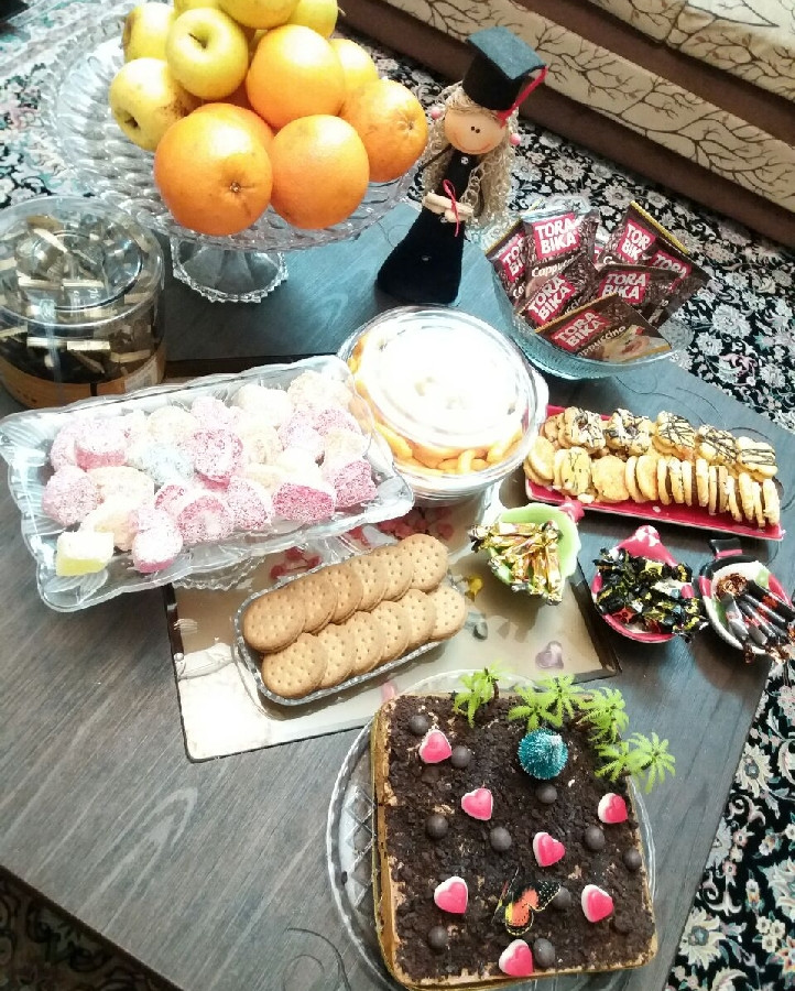 کیک و میز جشن