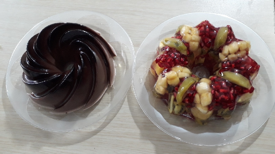 عکس پاناکوتای شکلاتی وژله ویترینی میوه ای