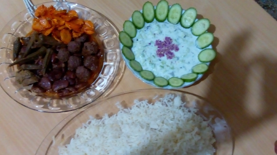 عکس ناهار عجله ای من خورشت بامیه