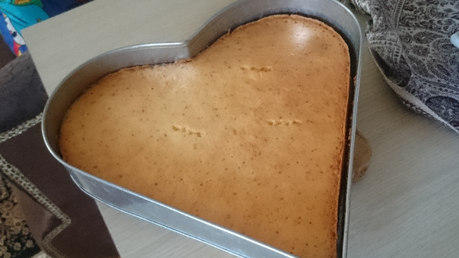 عکس کیک ماست زعفرانی