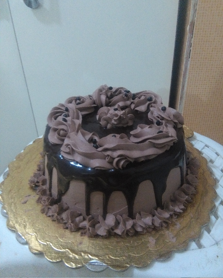 کیک شکلاتی و کیک وانیلی 
