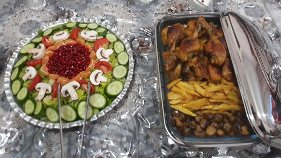 عکس اینم از شام یلدایی ما