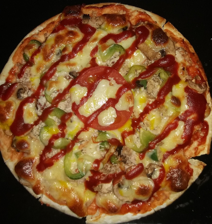 عکس پیتزا مرغ و قارچ 