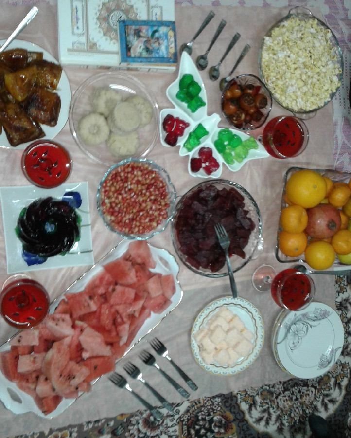 عکس یلدامون با دوستان