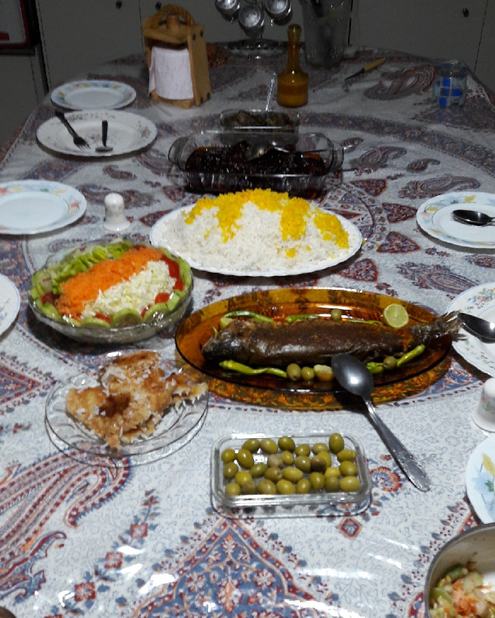 عکس شام شب یلدا با مهمون های عزیز