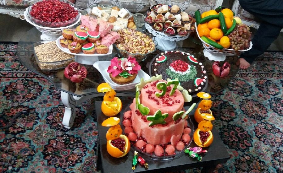 عکس میز شب یلدای امسال ما