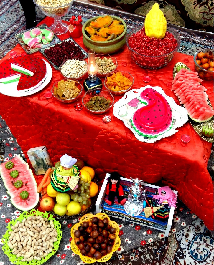 عکس کرسی شب یلداخونه پدری