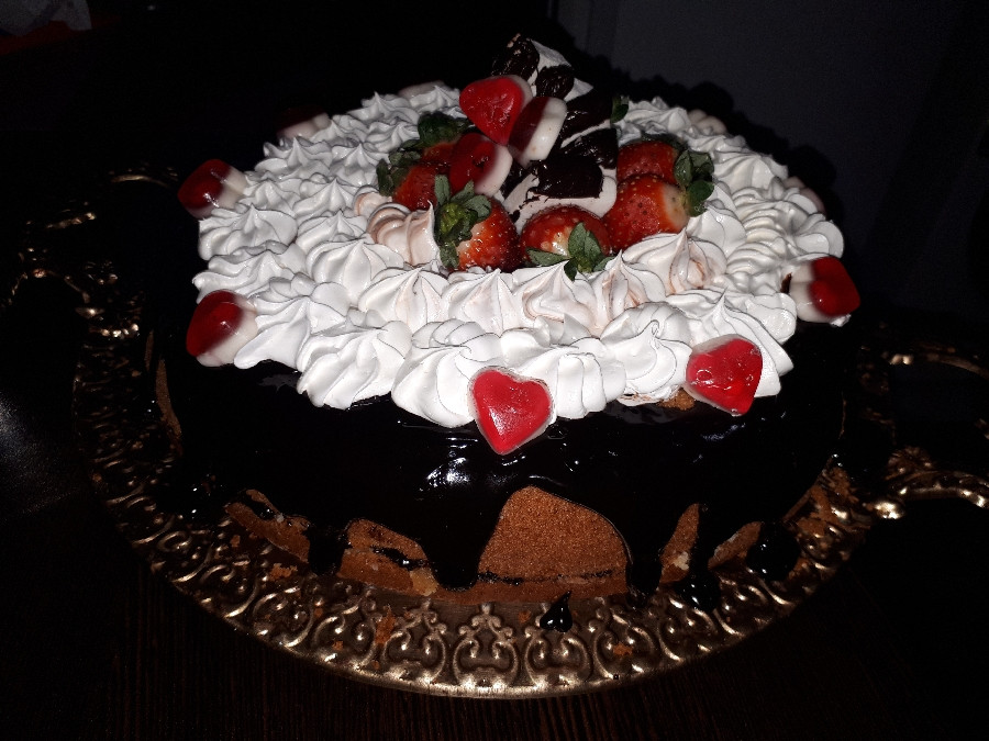 عکس کیک شکلاتی و خامه ای