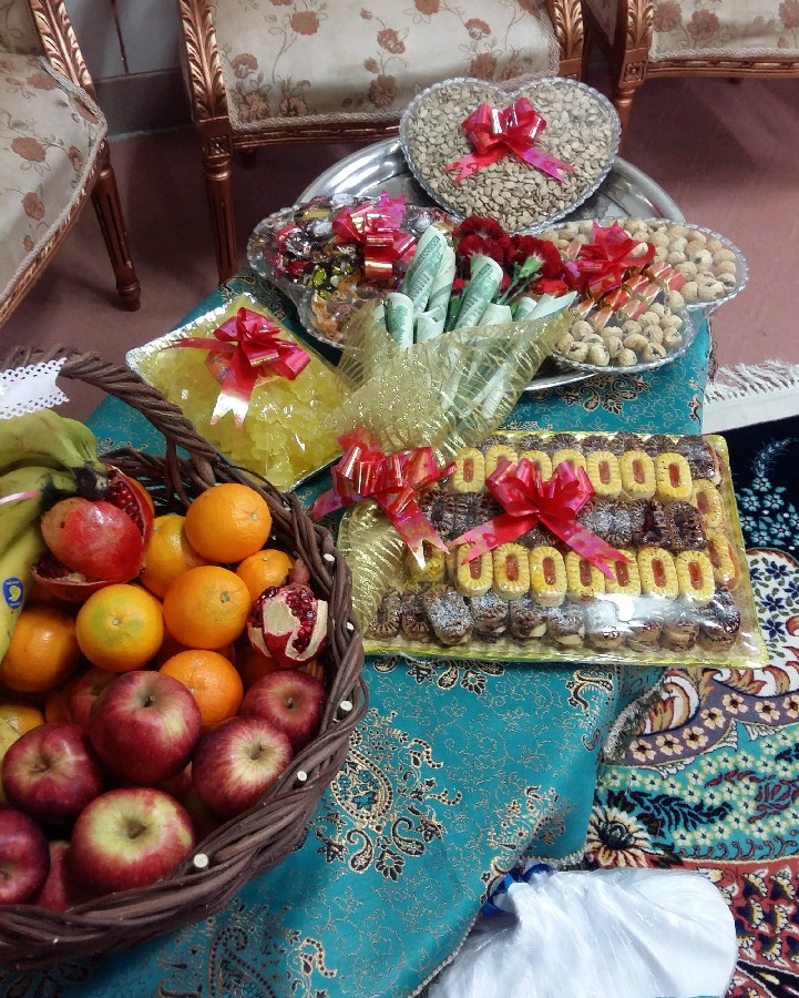 عکس یلدای امسالم که بازم همسرجونم زحمت کشیده..