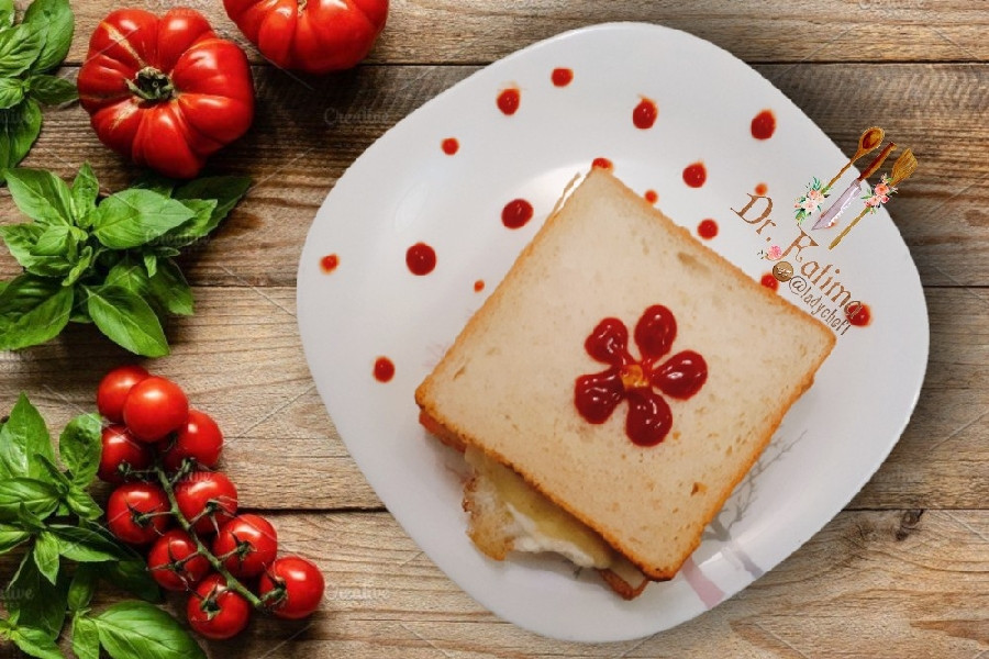 ساندویچ تخم مرغ سرخ شده