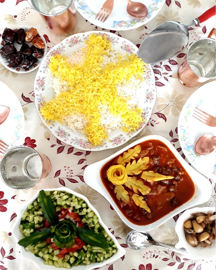 عکس خورش قیمه آلو بخارا