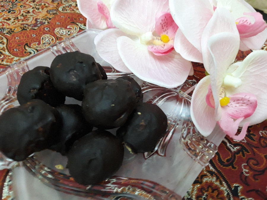 عکس توپک رژیمی با روکش شکلات تلخ