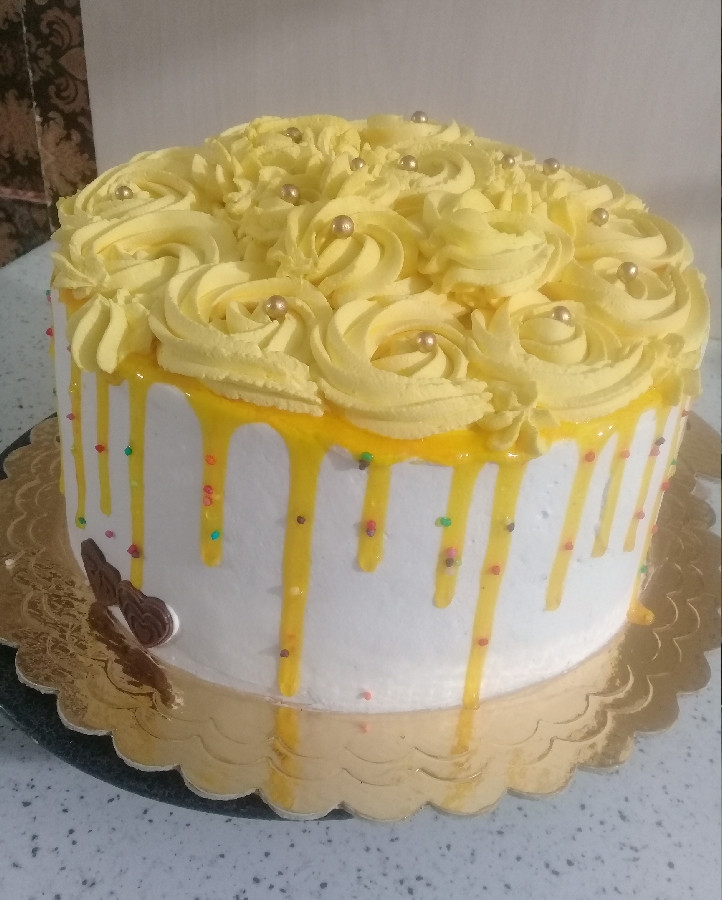عکس کیک رز زرد