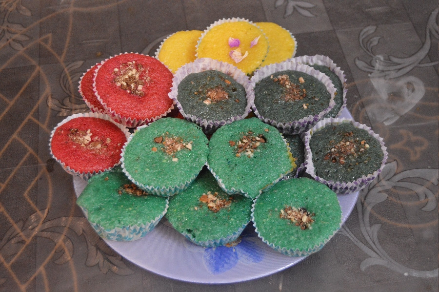 عکس کاپ کیک های رنگی رنگی من