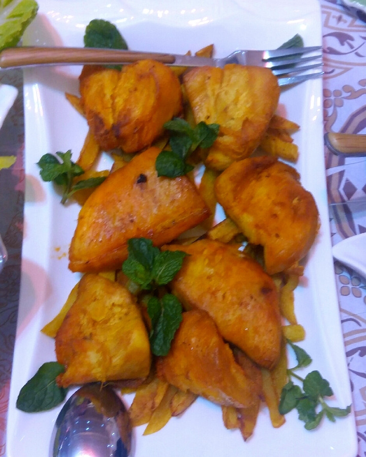 عکس مرغ زعفرانی (سرخ شده)