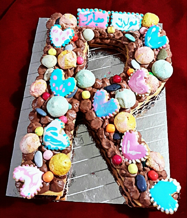 بیسکو کیک با شیرینی مرنگ و کوکی با روکش رویال آیسینگ 