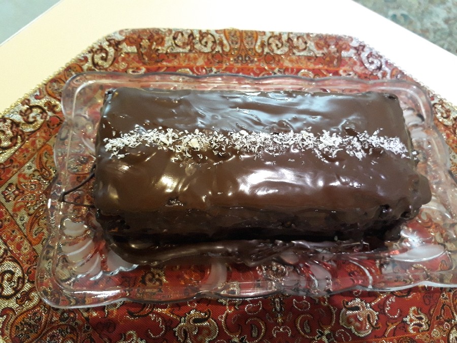 عکس کیک یخچالی باروکش شکلات ونارگیل
