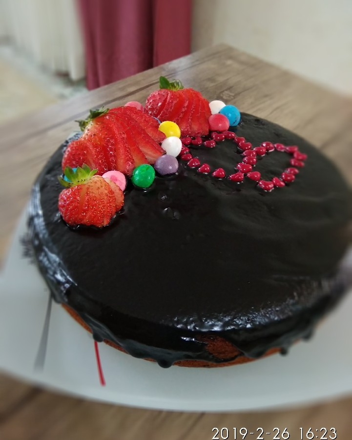 عکس کیک ماست و زعفران