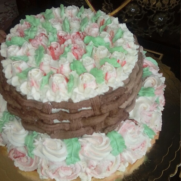 کیک دوطبقه اسفنجی برای تولددوستم