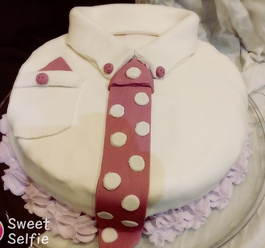 عکس این کیک و واسه تولد همسرم درست کردم ??