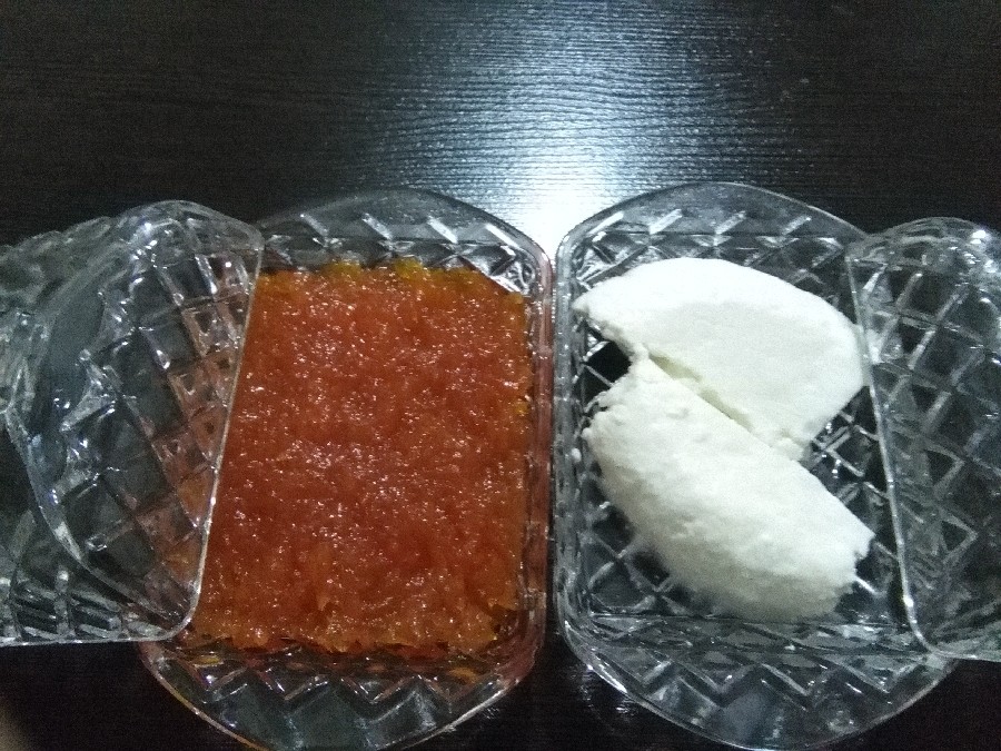 عکس پنیر و مربای هویج خودم پز (کدبانوها از حمایت شما ممنونم دستتون درد نکنه ! میدونم مثل شما هنرمند نیستم)