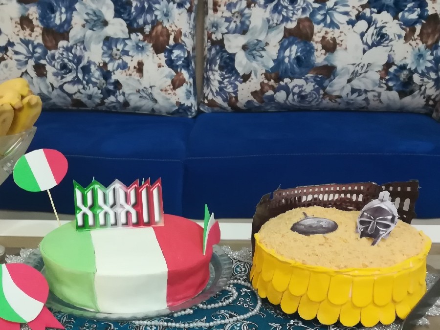کیک تولد با تم ایتالیا و گلادیاتور 