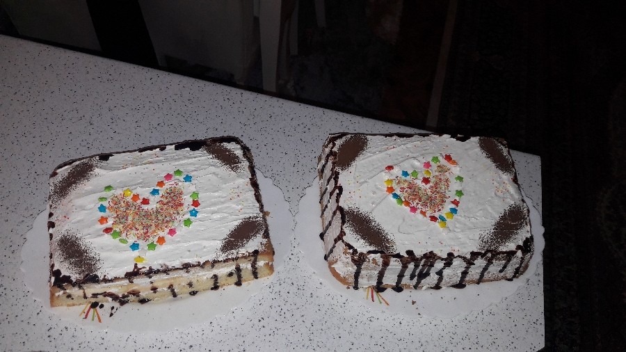 کیک تولد دخترم که با وجود مریضیش فقط خواستم اولین سالگرد تولدش  بدون یه جشن کوچلو نگذره? واقعا سخت گذشت