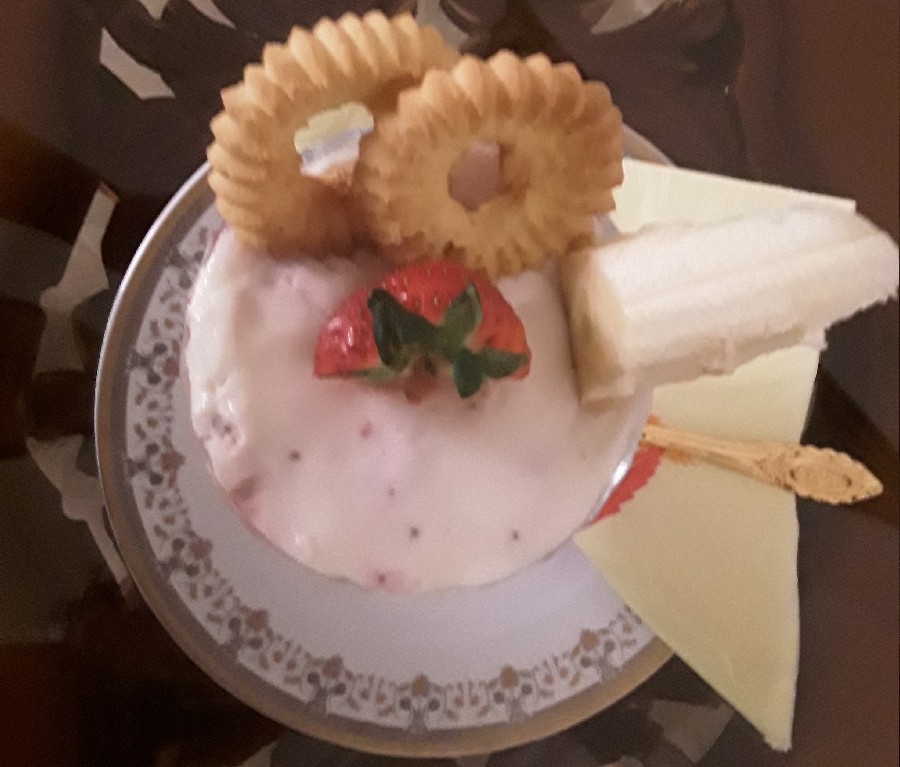 عکس پارافه توت فرنگی و چیز کیک