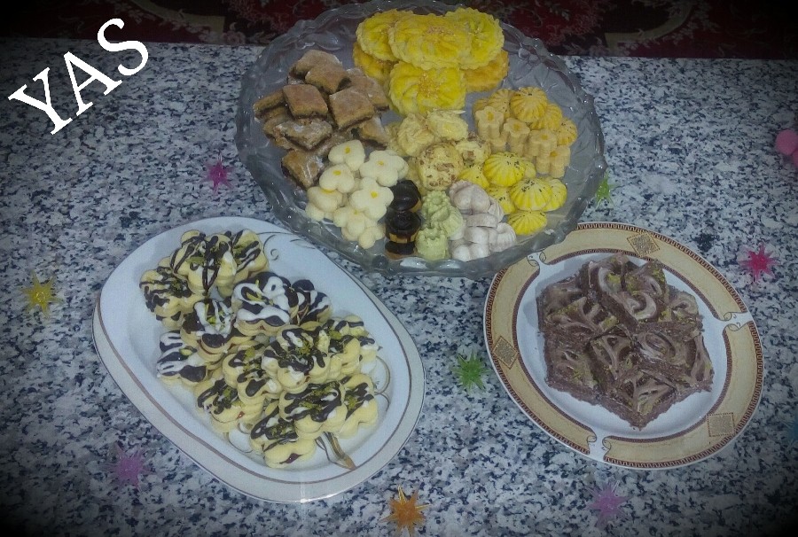 عکس اینم شیرینی های عیدم آماده پذیرایی برای مهمانان عزیزم