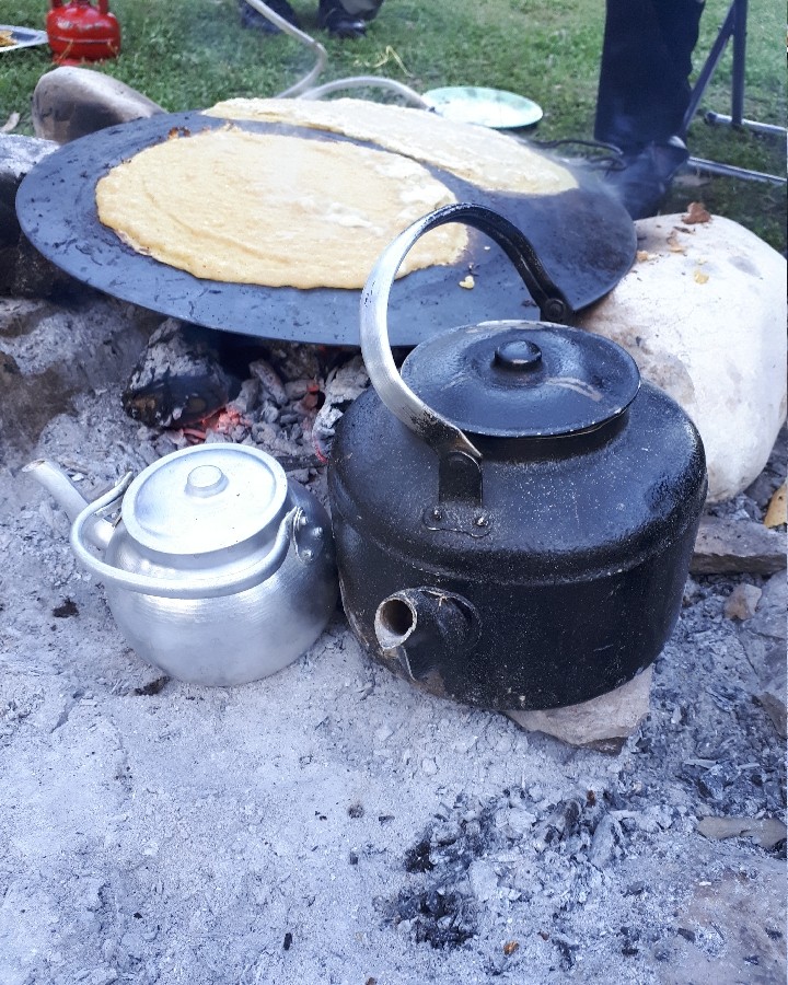 عکس یه روز خوب بهاری.نان روغنی (چُرَک یا چِزِنَک) قلعه سنگی