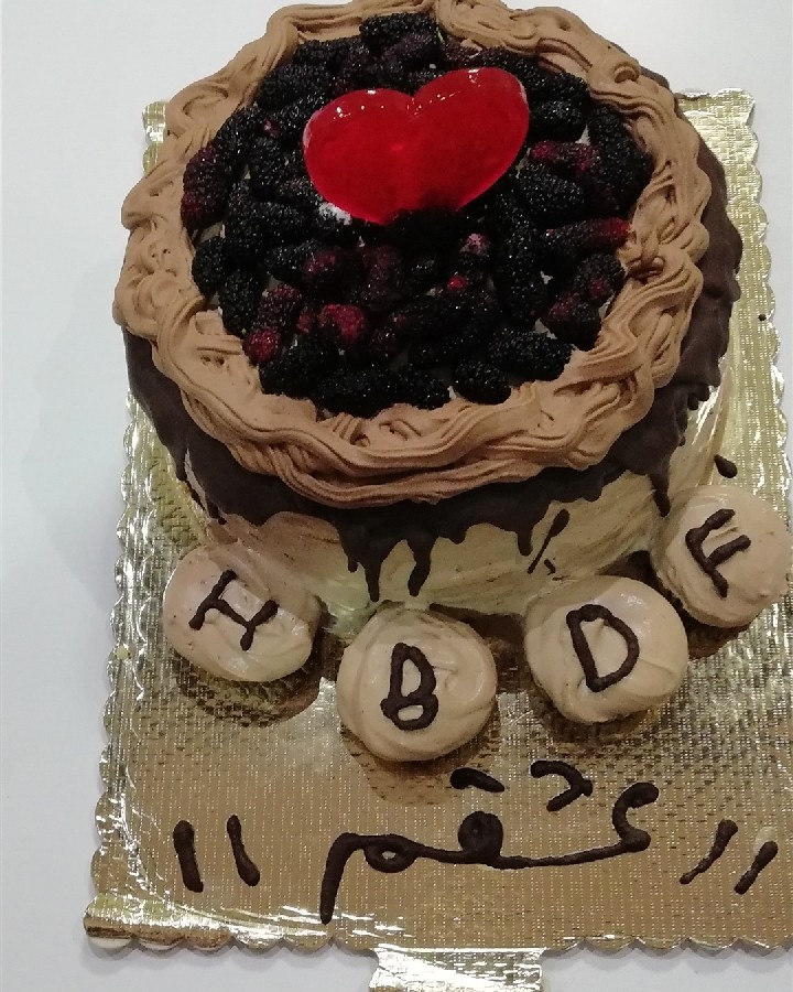 عکس سلام دوستان.اینم از کیک شکلاتی که خودم برا تولدم درست کردم.امیدوارم که عکس رو دوست داشته باشید