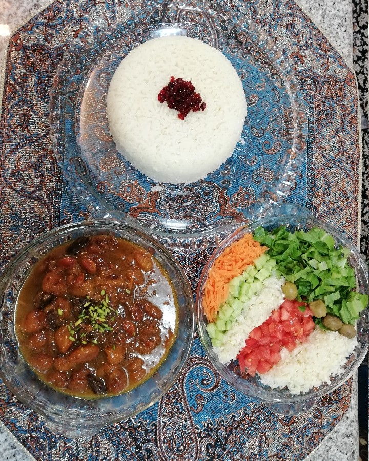عکس برنج کته، خورش آلوبخارا، سالاد