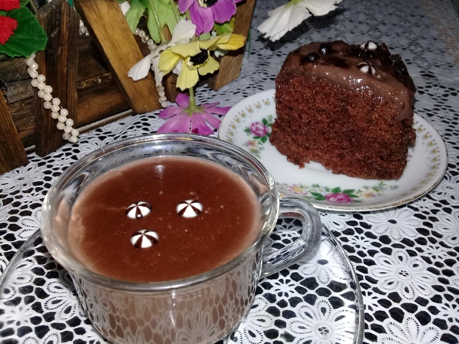 عکس کیک شکلاتی و هات چالکلت خانگی