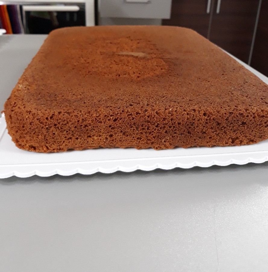 عکس کیک زعفرانی نارگیلی 