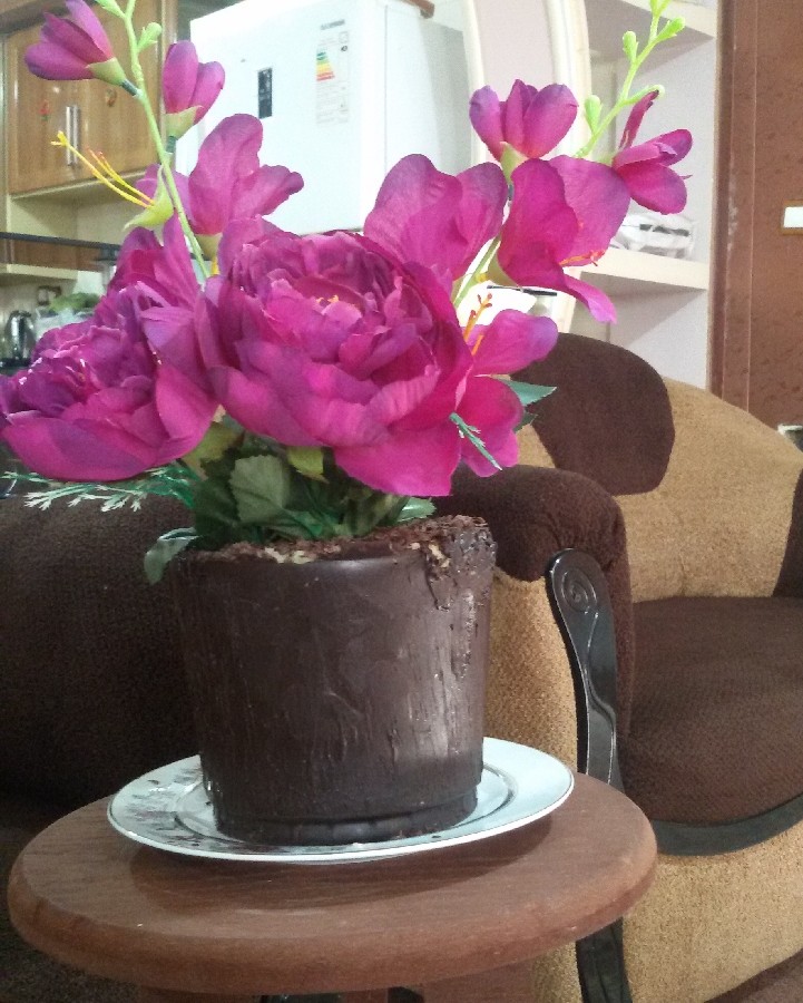 عکس کیک گلدانی برای تولد همسرم پختم خیلی خوشگل و خوشمزه بود