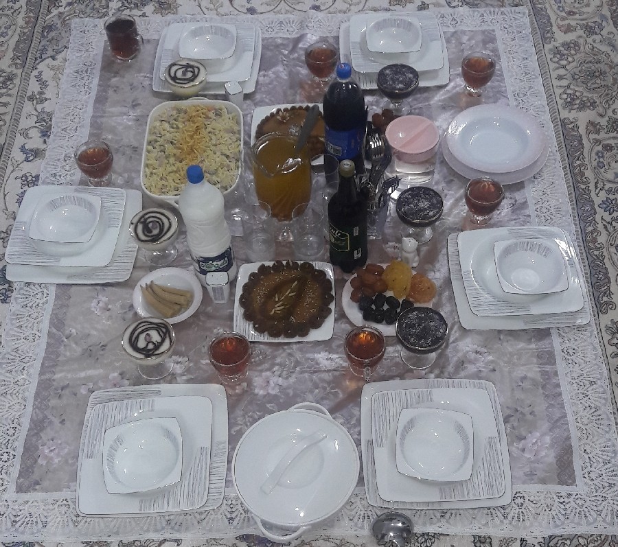 عکس اولین مهمونی افطارییی