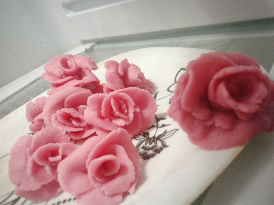 عکس گل رز شکلاتی