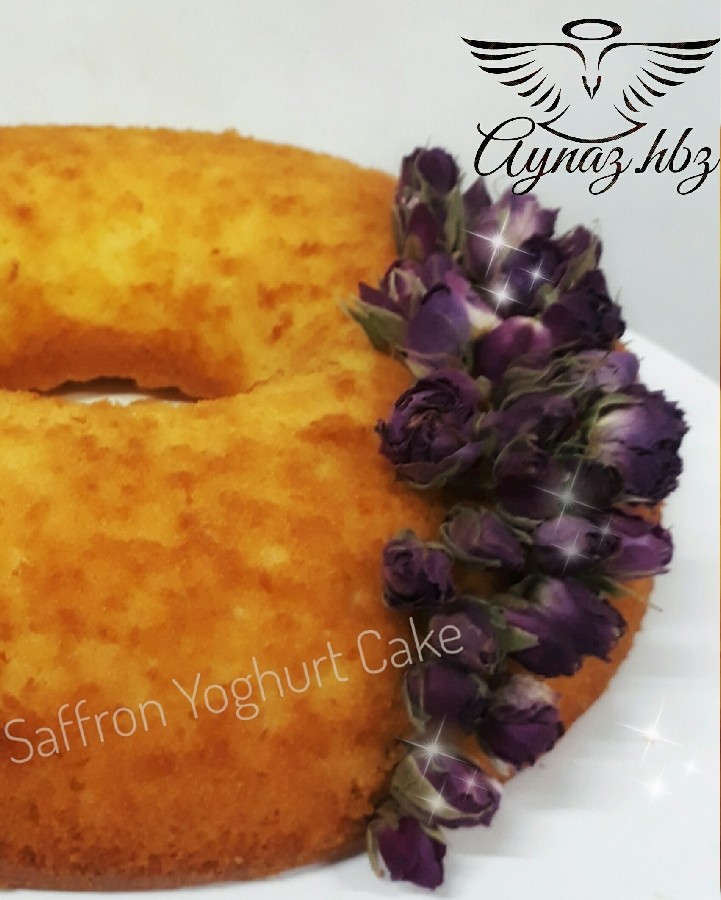 عکس کیک ماست و زعفران یک عصرانه عالی