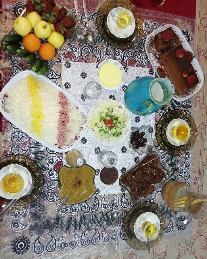 عکس سفره افطارمون