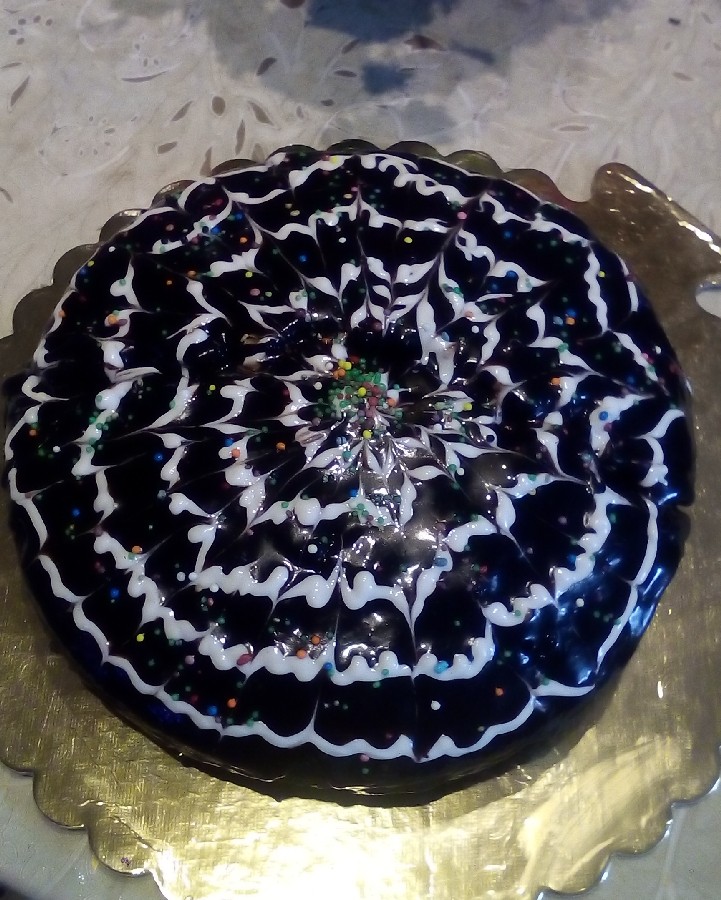 عکس کیک شکلاتی با روکش گاناش
