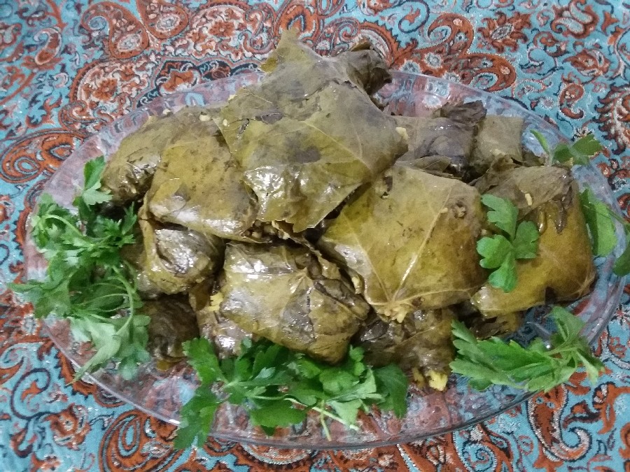 عکس دلمه برگ مو افطاری