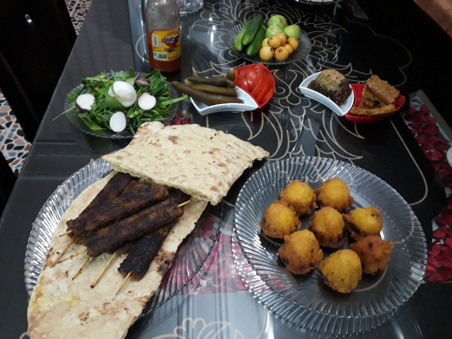 عکس سفره افطاری من و همسر جان