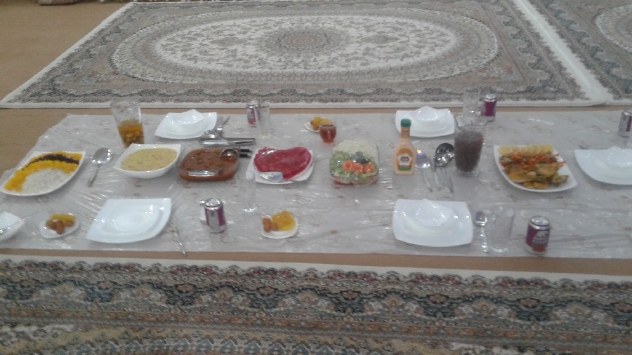 عکس سفره افطار ما خونه عمو مامان جون