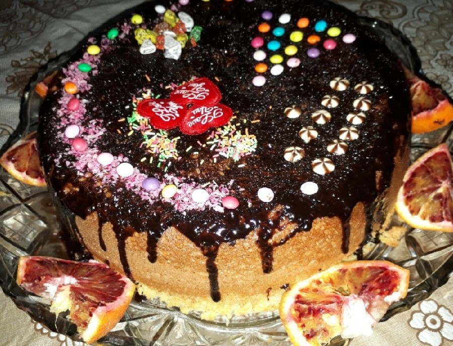 عکس کیک ساده با سس شکلات?
