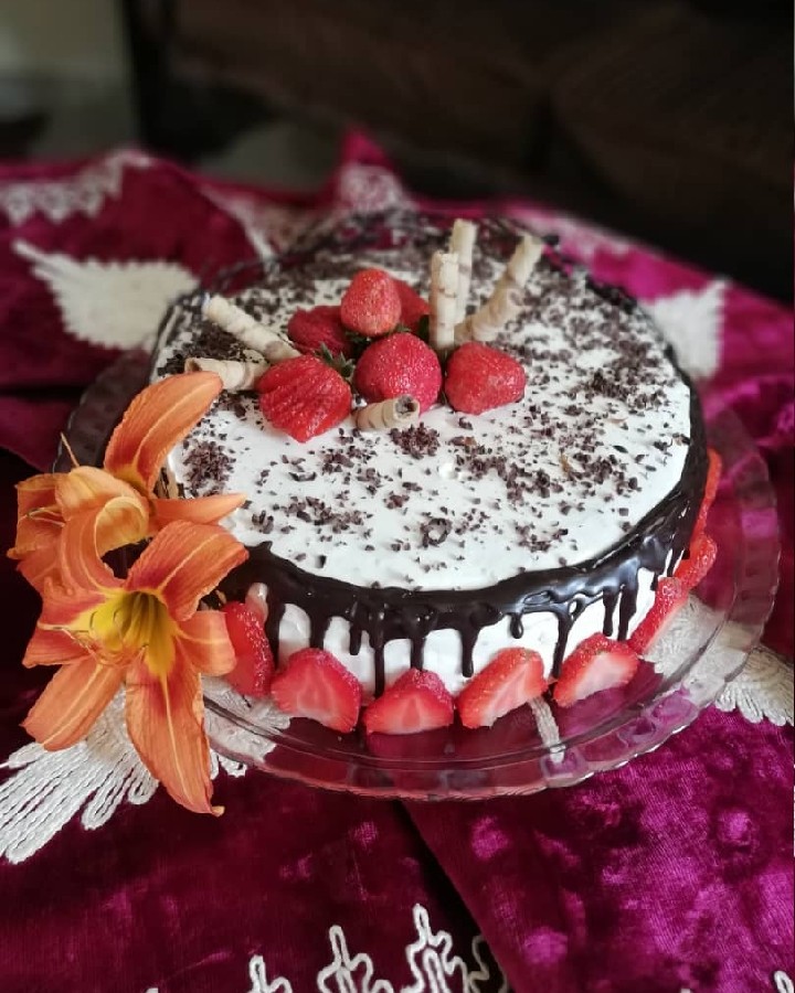 عکس کیک خودم پز برای تولد مامان گلم.انشالله که همه مامانا سالم باشن...