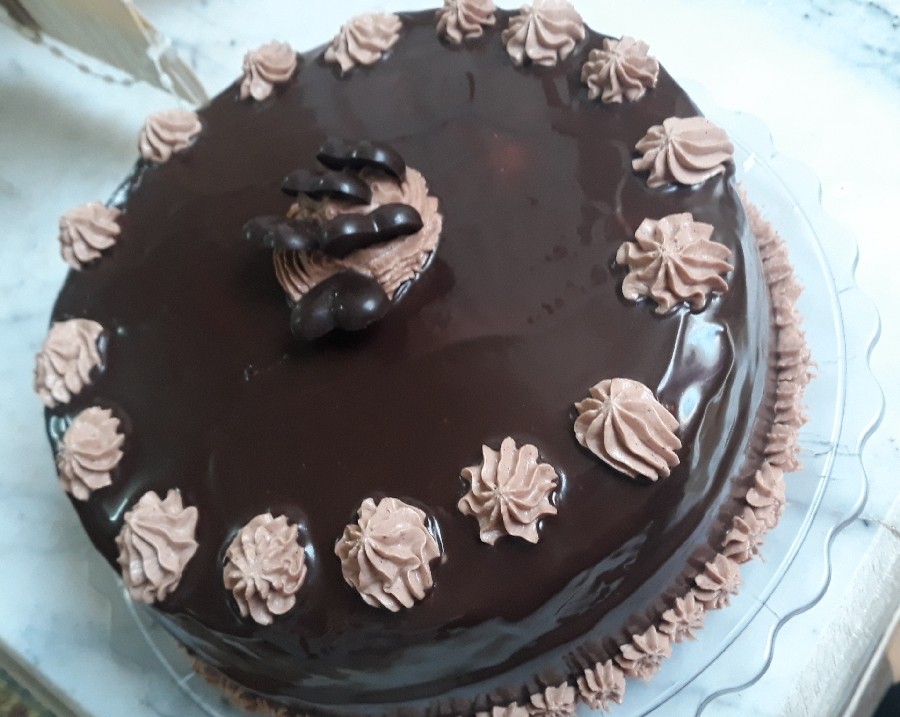 کیک سوپر شکلاتی
عیدتون مبارک وطاعاتتون مقبول درگاه حق 