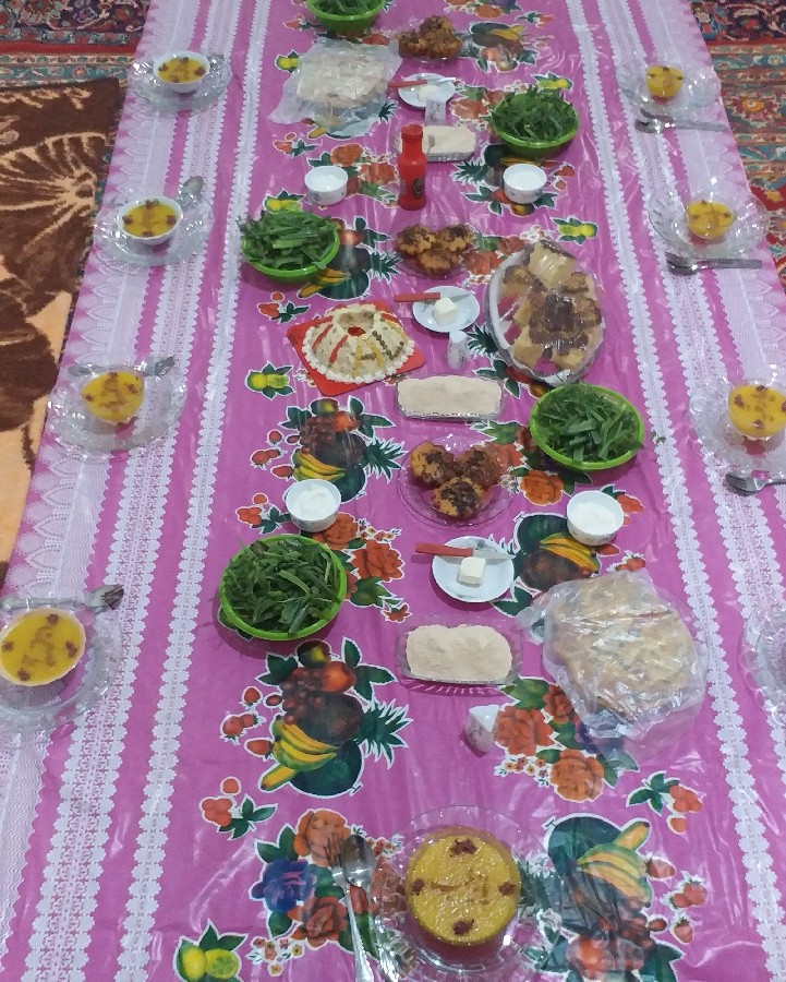 سفره افطار مامانم اینا