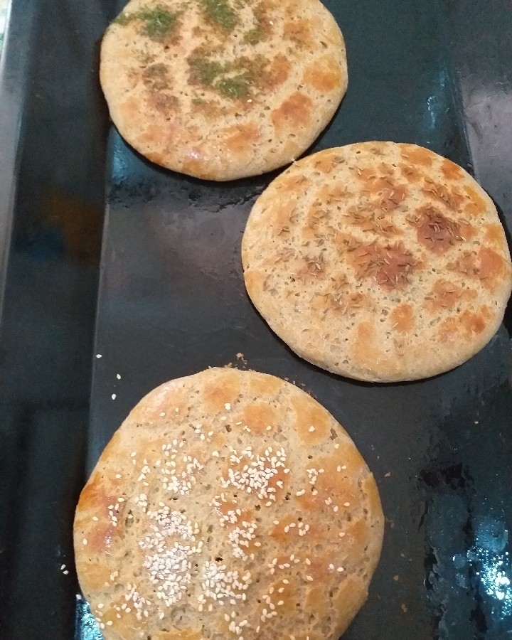 عکس نان جو حجیم