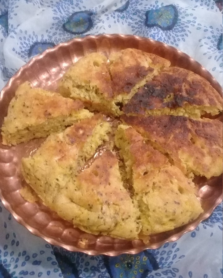 عکس کُماچ با ادویه مخصوص (نان مخصوص کرمانی ها)