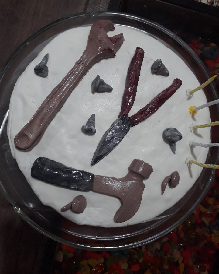 عکس کیک تولد همسرم.با فیلینگ موزو گردو.
روکش فوندانت ،ابزارکیکم هم با خمیر فوندانتن